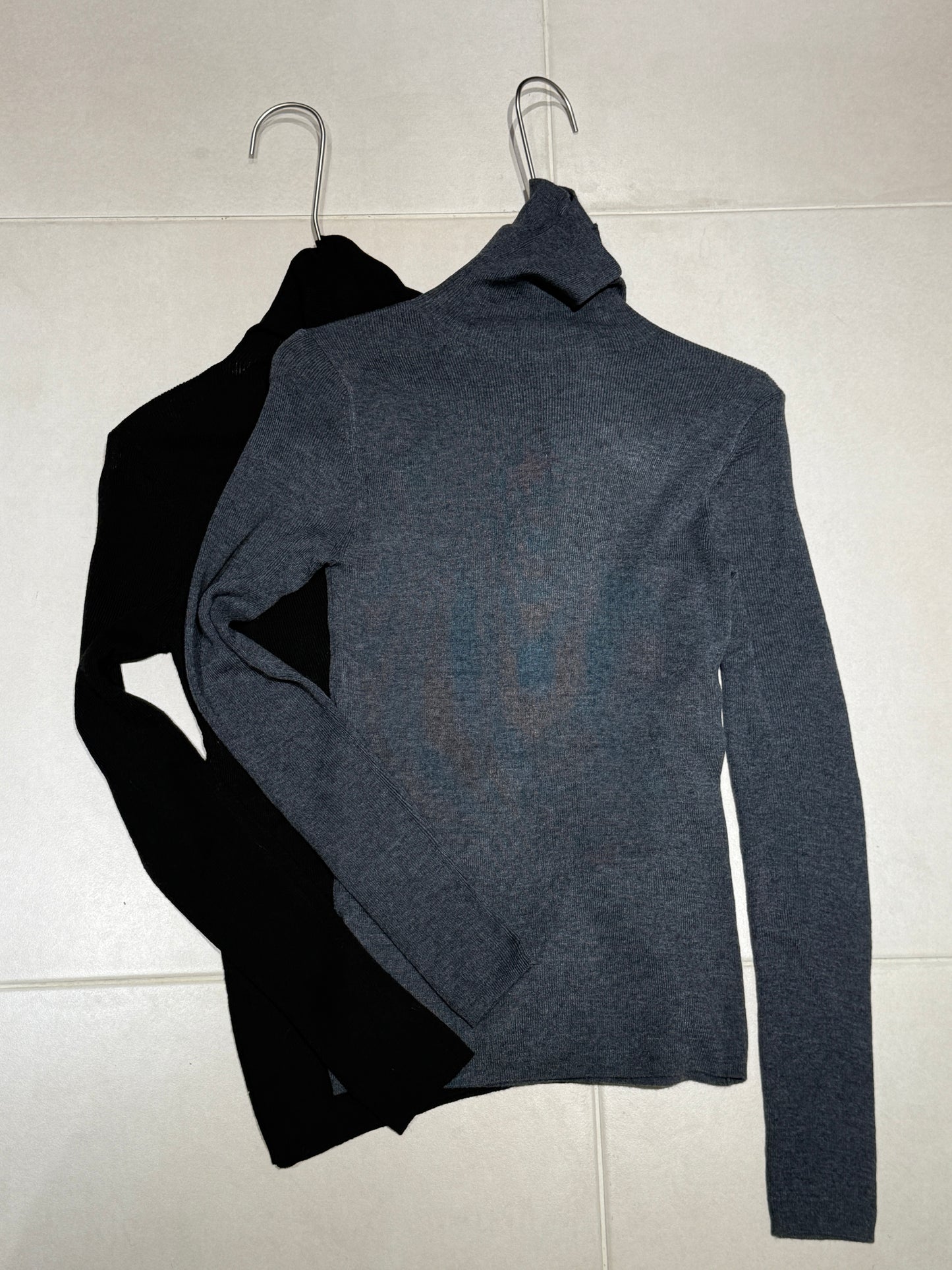 Gary/Black Essential Wool Knit