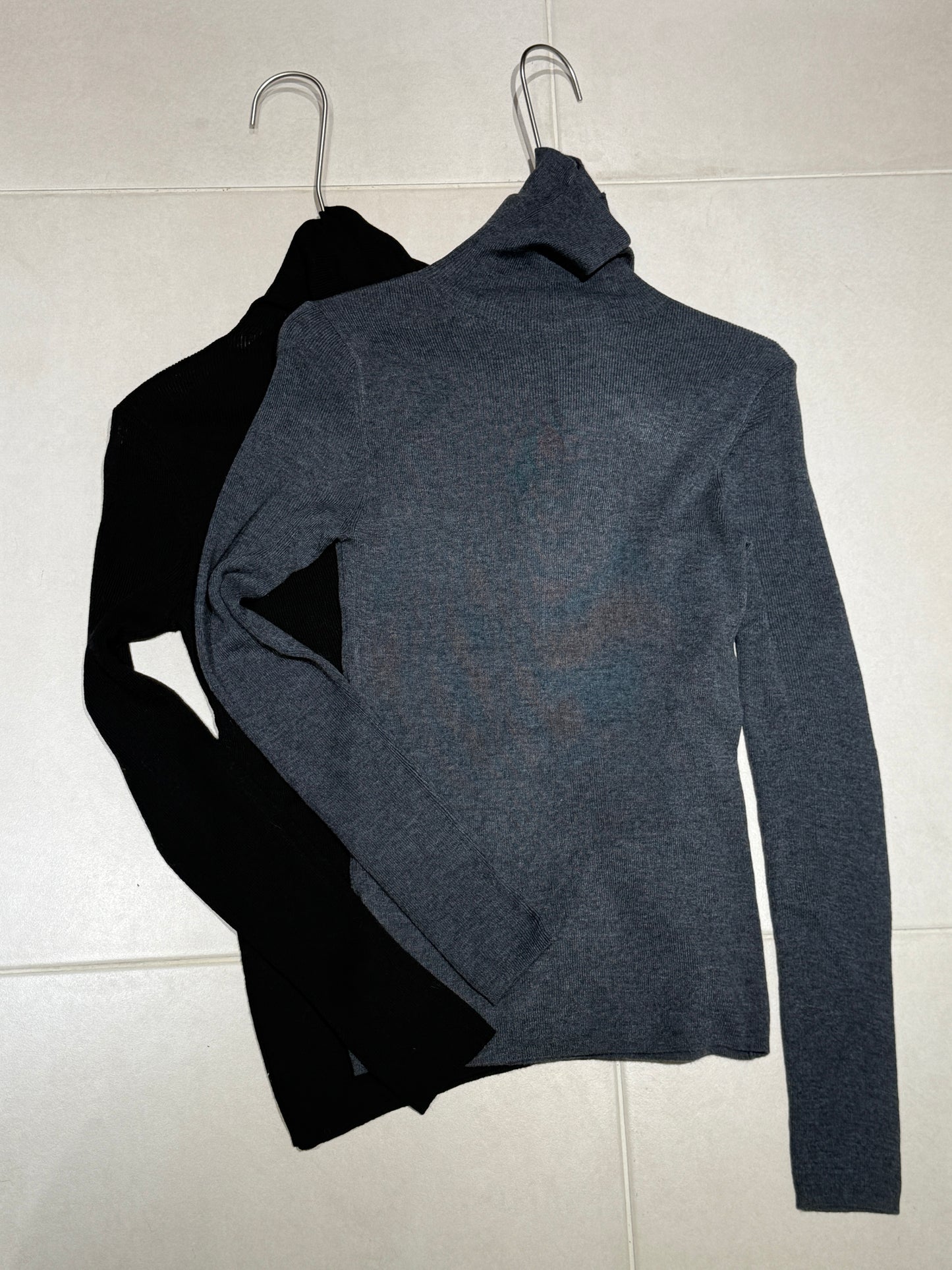 Gary/Black Essential Wool Knit