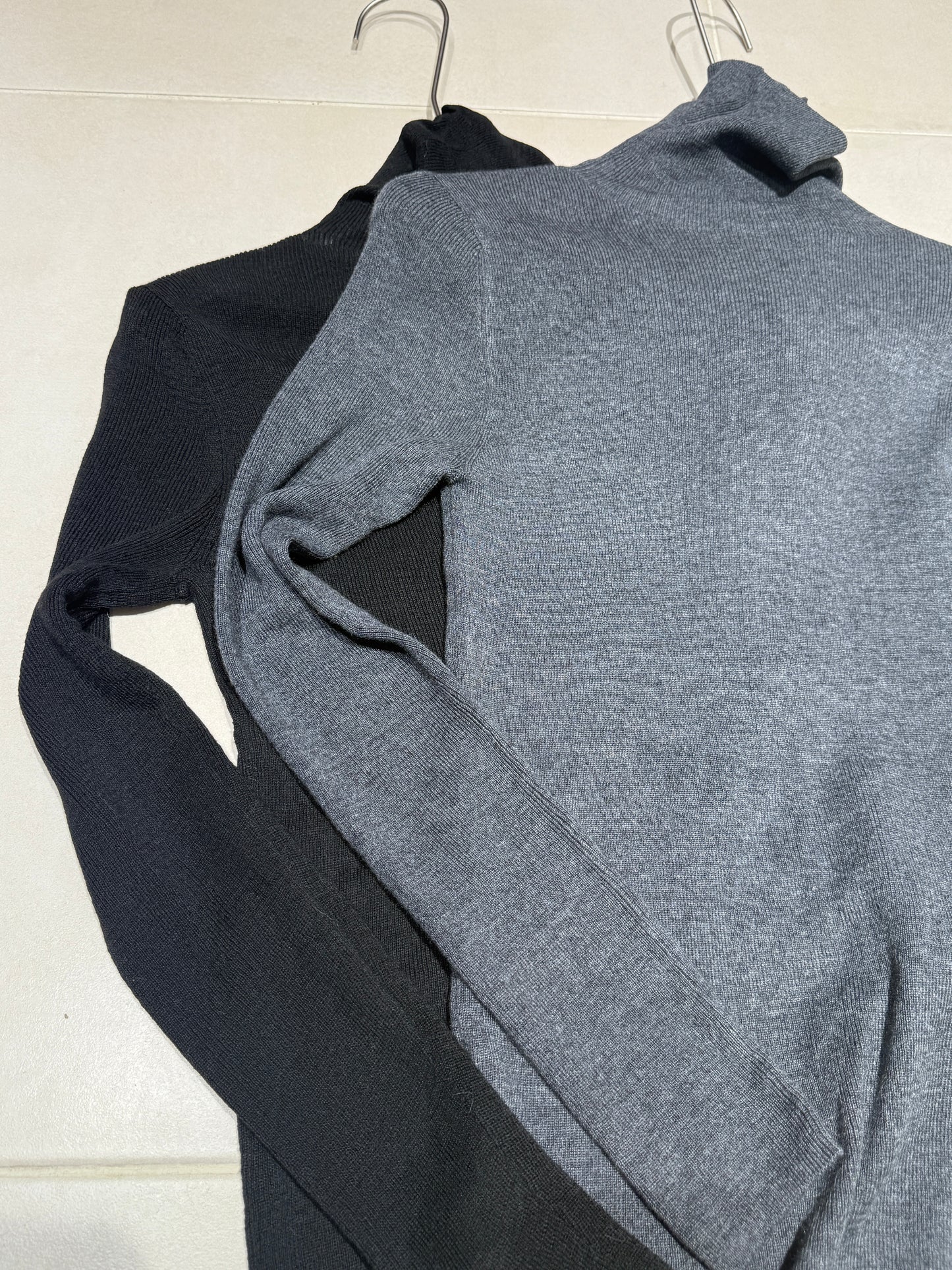 Gary/Black Essential Wool Knit